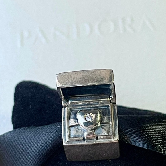 Pandora Limited Edition Club Charm - Picture 3 of 4